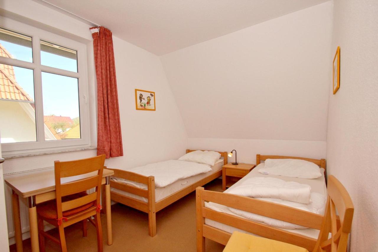 Hafennahe Ferienwohnung Mit Balkon Und Meerblick - Hafenhaeuser Wiek Fewo Wohnung 03 Wiek auf Rügen Exterior foto