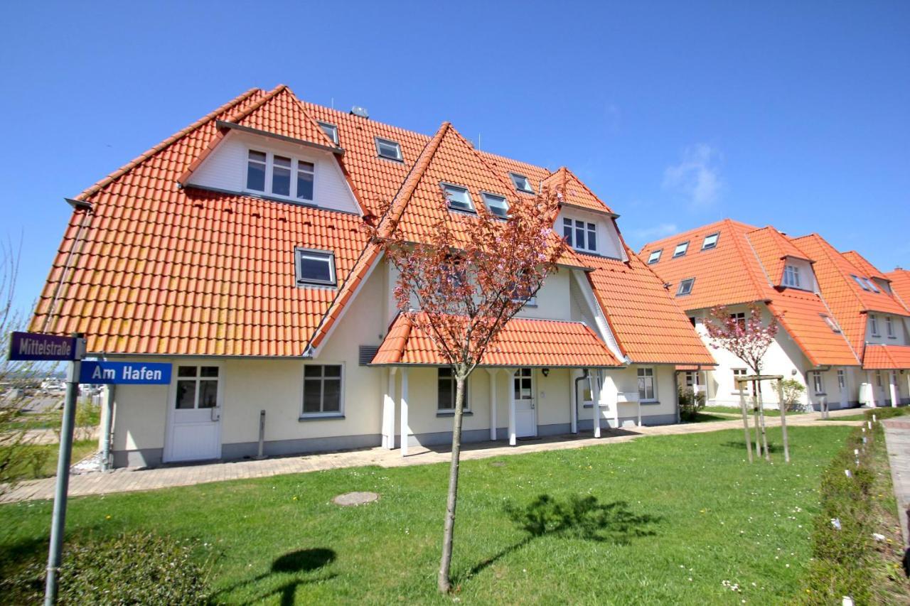 Hafennahe Ferienwohnung Mit Balkon Und Meerblick - Hafenhaeuser Wiek Fewo Wohnung 03 Wiek auf Rügen Exterior foto